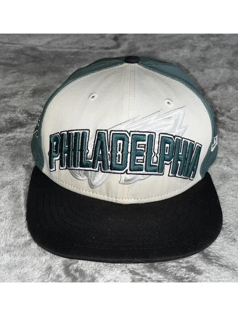 RARE Philadelphia Eagles NFL New Era 9fifty SnapBack Hat Big Philadelphia Patch